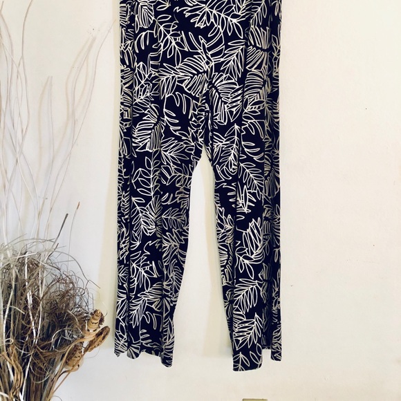 LANE BRYANT WIDE LED PRINT STRETCH PANTS - Picture 5 of 5